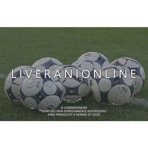 Como 19-11-2008 italia-svizzera U20 0:0 nella foto palloni ph marco luzzani/ag aldo liverani s.a.s.