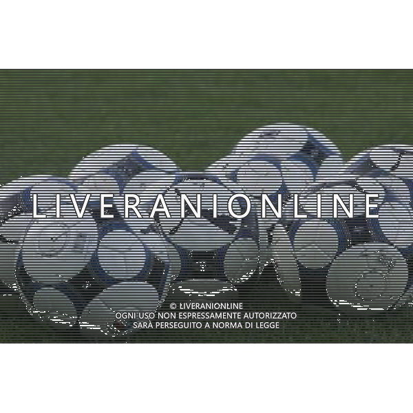 Como 19-11-2008 italia-svizzera U20 0:0 nella foto palloni ph marco luzzani/ag aldo liverani s.a.s.