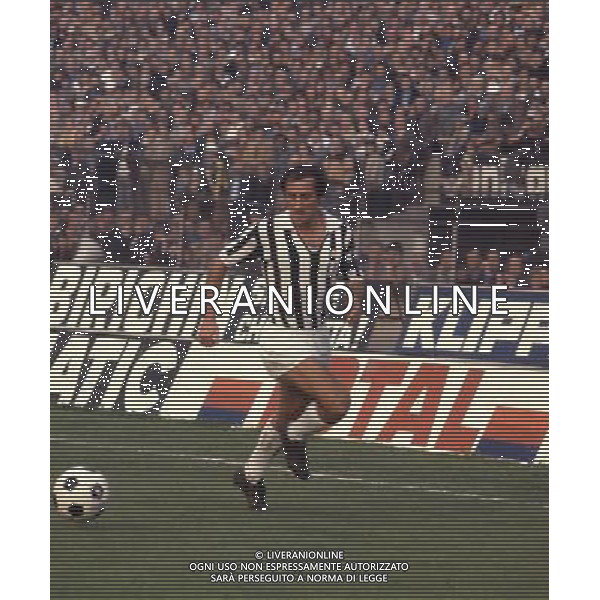 ARCHIVIO Giuseppe Furino (Palermo, 5 luglio 1946)  un ex calciatore italiano, di ruolo centrocampista.Nella societˆ bianconera sarˆ destinato a diventare titolare inamovibile per oltre un decennio, conquistando 8 scudetti (1971-72, 1972-73, 1974-75, 1976-77, 1977-78, 1980-81, 1981-82, 1983-84), 2 Coppe Italia (1978-79, 1982-83), 1 Coppa UEFA (1976-77) e una Coppa delle Coppe (1983-84). NELLA FOTO:Giuseppe Furino PH.ARCHIVIO AGENZIA ALDO LIVERANI SAS