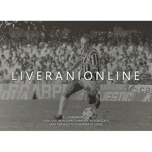 ARCHIVIO Giuseppe Furino (Palermo, 5 luglio 1946)  un ex calciatore italiano, di ruolo centrocampista.Nella societˆ bianconera sarˆ destinato a diventare titolare inamovibile per oltre un decennio, conquistando 8 scudetti (1971-72, 1972-73, 1974-75, 1976-77, 1977-78, 1980-81, 1981-82, 1983-84), 2 Coppe Italia (1978-79, 1982-83), 1 Coppa UEFA (1976-77) e una Coppa delle Coppe (1983-84). NELLA FOTO:Giuseppe Furino PH.ARCHIVIO AGENZIA ALDO LIVERANI SAS