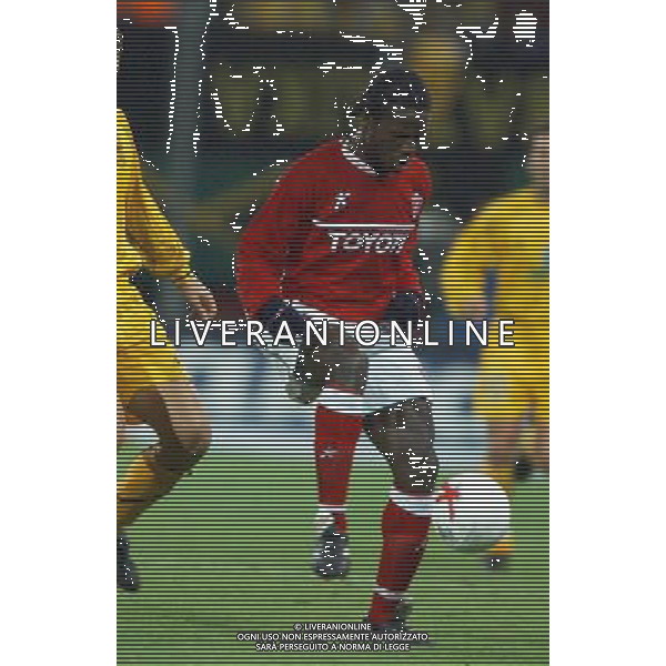 PERUGIA 06/11/2003 2° TURNO COPPA UEFA 2003-2004 GARAANDATA PERUGIA - ARIS SALONICCO NELLA FOTO: COLPO DI TACCO PER CHRISTIAN OBODO* FOTO 1905/ROBERTO SETTONCE/ALDO LIVERANI S.A.S.