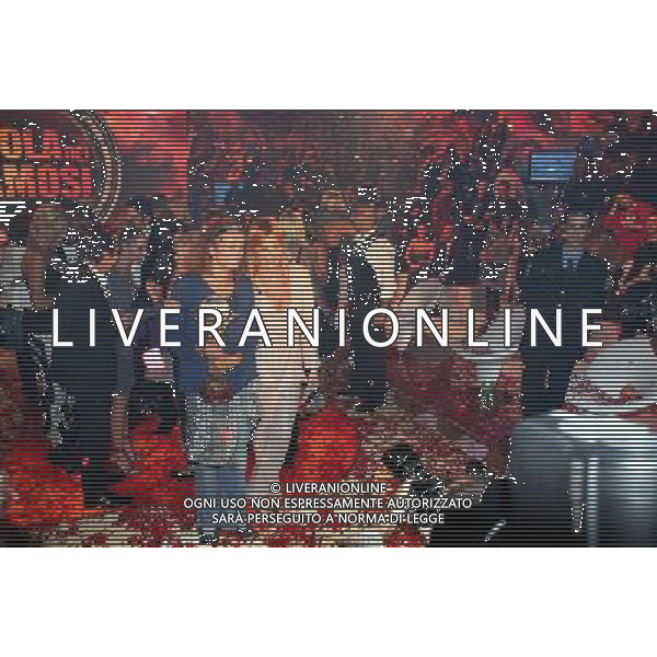 PUNTATA FINALE DELLA TRASMISSIONE TV: \' L\'ISOLA DEI FAMOSI 6\' NELLA FOTO: VLADIMIR LUXURIA (vincitrice) - SIMONA VENTURA © ANTONIO SORANO - AG. ALDO LIVERANI SAS
