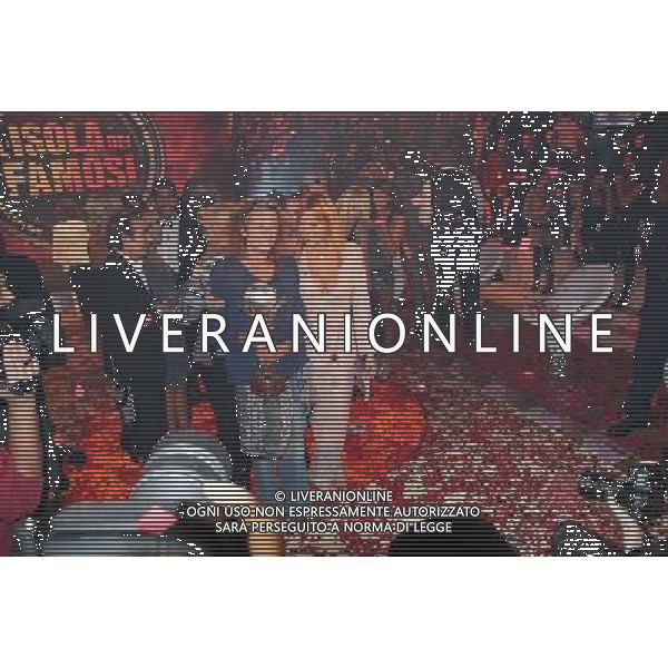 PUNTATA FINALE DELLA TRASMISSIONE TV: \' L\'ISOLA DEI FAMOSI 6\' NELLA FOTO: VLADIMIR LUXURIA - SIMONA VENTURA - © ANTONIO SORANO - AG. ALDO LIVERANI SAS