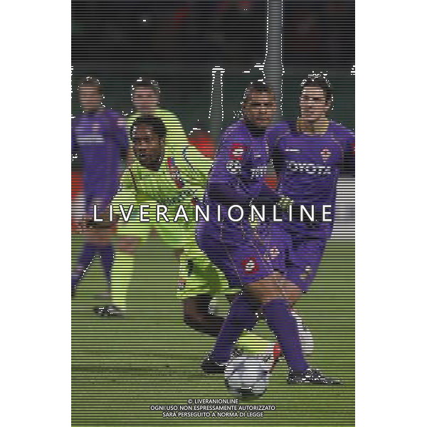 FIORENTINA - OLYMPIQUE LIONE FIRENZE, 25 NOVEMBRE 2OO8 CHAMPIONS LEAGUE GIRONE ELIMINATORIO 2008/2009 NELLA FOTO: JEAN MAKOUN E FELIPE MELO FOTO AG. A. LIVERANI SAS