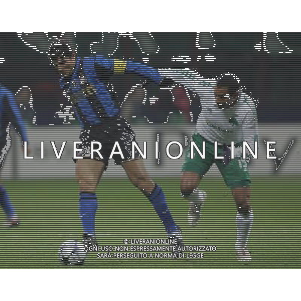 INTER-PANATHINAIKOS CHAMPIONS LEAGUE 26/11/2008 NELLA FOTO zanetti e gabriel FOTO MARCO LUZZANI-AG ALDO LIVERANI