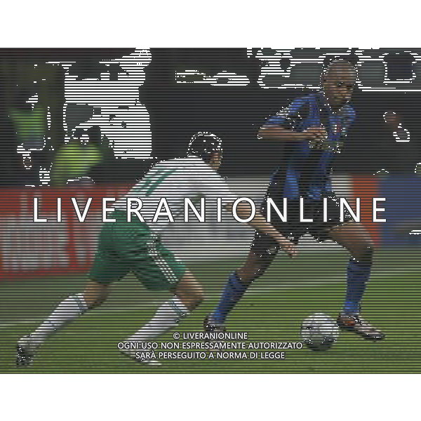 Milano 26-11-2008 champions league 2008/09 inter-panathinaikos 0:1 nella foto maicon e nikos spiropoulos ph marco luzzani/ag aldo liverani s.a.s.