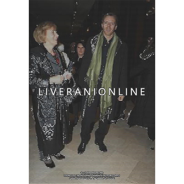 PRIMA TEATRALE DELLO SPETTACOLO: \' POVERI MA BELLI\' AL TEATRO SISTINA DI ROMA NELLA FOTO: KASPAR CAPPARONI CON LA MADRE © MASSIMO BRUNI - AG. ALDO LIVERANI SAS