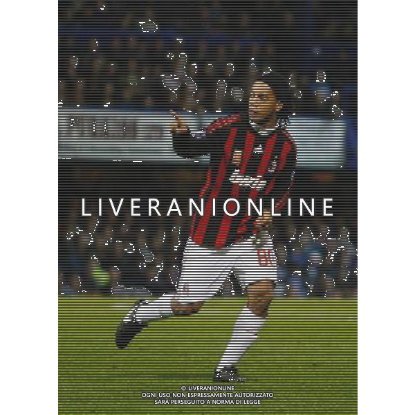 esultanza dopo il gol - Ronaldinho celebrates his goal from a free kick Portsmouth v AC Milan, Uefa Cup, Group E, Fratton Park. Portsmouth. UK. 27/11/2008 photo: Sean Ryan / IPS Photo Agency/Ag. Aldo Liverani - ITALY ONLY - 