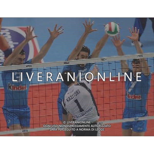 MONZA 26/11/2008 TIM ALL STAR VOLLEY 2008 PALACANDY MONZA ITALIA-RESTO DEL MONDO NELLA FOTO IL MURO DI MAURO GAVOTTO, EMANUELE BIRARELLI E SIMONE PARODI FOTO MARIO ROMANO/AG ALDO LIVERANI 