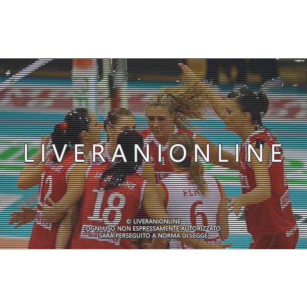 Findomestic Volley Cup Femminile A1 2008/2009 8°Giornata Montecchio(PU) - 29.11.2008 Scavolini Pesaro-Minetti Vicenza Nella Foto:ESULTANZA SCAVOLINI /Ph.Vitez-Ag. Aldo Liverani