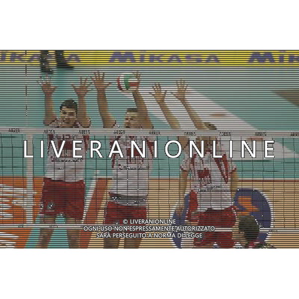 TREVISO 30/11/2008 CAMPIONATO ITALIANO PALLAVOLO SERIE A1TIM 2008/2009 LUBE BANCA MARCHE MACERATA-SISLEY TREVISO NELLA FOTO:MURO DI IGOR OMRCEN,MARTIN LEBL E JAN WILLWM SNIPPE FOTO PAOLA GARBUIO/AG.ALDO LIVERANI
