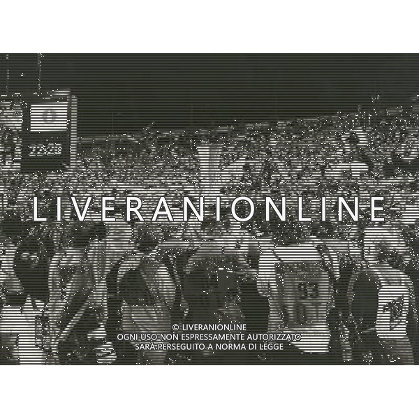 ARCHIVIO COPPA UEFA 1988/1989 STOCCARDA - NAPOLI NELLA FOTO.ALZATA LA COPPA UEFA AG.ARCHIVIO AG.A .LIVERANI SAS