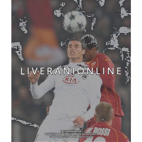Roma Vs Bordeaux - 09/12/2008 - Stadio Olimpico - Uefa Champions League 2008/2009 - Gruppo A - nella foto: Marouane CHAMAKH contrasto da JUAN ph. Corradetti / ag. Aldo Liverani Sas