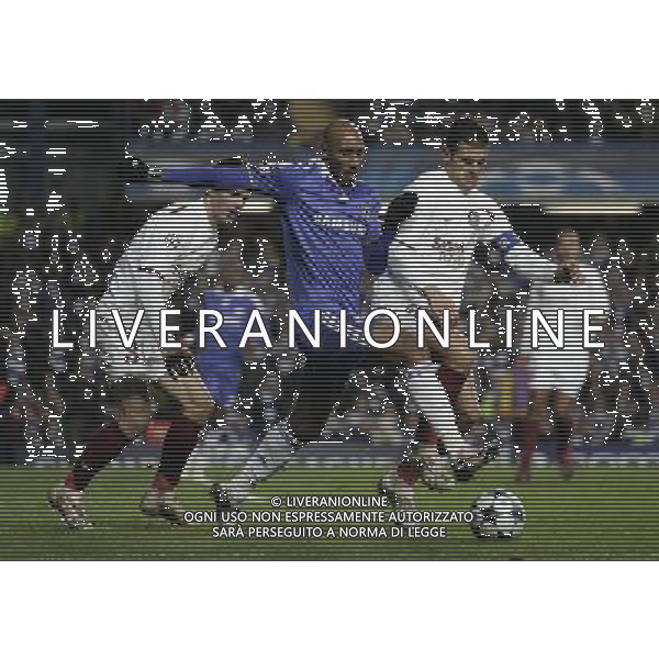 Nicolas Anelka of Chelsea in action with Dani (L) \' Cadu of CFR Cluj,Chelsea v CFR 1907 Cluj-Napoca, UEFA Champions League Gp A, Stamford Bridge, London, Date 09122008 Picture by Marc Atkins Mobile 07783 913 777 (IPS PHOTO AGENCY) - 21 Delisle road - London SE28 0JD- tel: 020 88 55 1 008 - fax: 020 88 55 1037 - ISDN: 020 88 55 1039 AG ALDO LIVERANI ONLY ITALY 