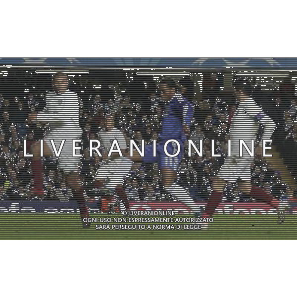 Didier Drogba of Chelsea shoots on goal,Chelsea v CFR 1907 Cluj-Napoca, UEFA Champions League Gp A, Stamford Bridge, London, Date 09122008 Picture by Marc Atkins Mobile 07783 913 777 (IPS PHOTO AGENCY) - 21 Delisle road - London SE28 0JD- tel: 020 88 55 1 008 - fax: 020 88 55 1037 - ISDN: 020 88 55 1039 AG ALDO LIVERANI ONLY ITALY 