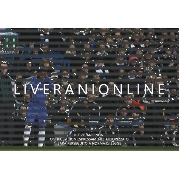 Chelsea Manager, Luiz Felipe Scolari looks on as Didier Drogba of Chelsea prepares to take the field as a substitute,Chelsea v CFR 1907 Cluj-Napoca, UEFA Champions League Gp A, Stamford Bridge, London, Date 09122008 Picture by Marc Atkins Mobile 07783 913 777 (IPS PHOTO AGENCY) - 21 Delisle road - London SE28 0JD- tel: 020 88 55 1 008 - fax: 020 88 55 1037 - ISDN: 020 88 55 1039 AG ALDO LIVERANI ONLY ITALY 