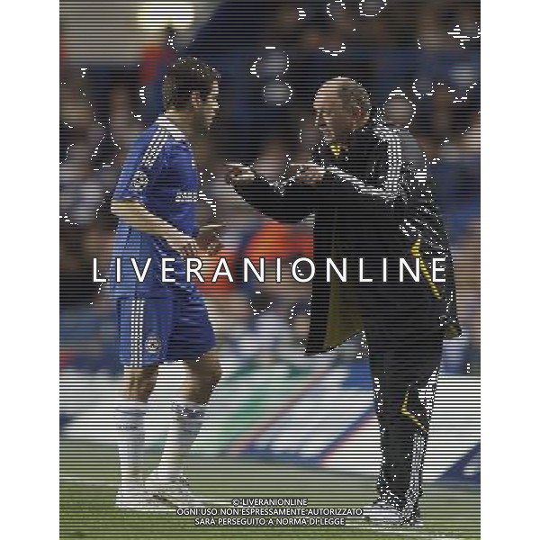 Luiz Felipe Scolari , Manager of Chelsea and Joe Cole of Chelsea : Chelsea fc vs CFR Cluj match No: 6 for the Champions League in Group A at Stamford Bridge in London (UK) on 09/12/2007. Picture By Marcello Pozzetti ©IPS Photo Agency :21 Delisle Road London SE28 0JD mobile: 07973 308 835 AG ALDO LIVERANI ONLY ITALY 