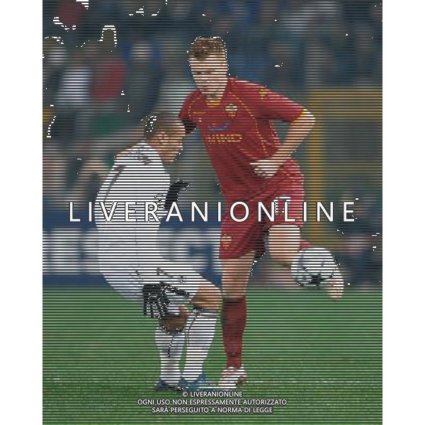 Roma Vs Bordeaux 09/12/2008 - Stadio Olimpico - Uefa Champions League 2008/2009 - Gruppo A - nella foto: John Arne RIISE e Yoan GOUFFRAN ph. Corradetti / ag. Aldo Liverani Sas