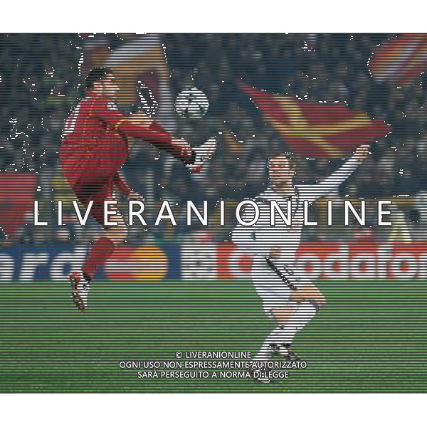 Roma Vs Bordeaux 09/12/2008 - Stadio Olimpico - Uefa Champions League 2008/2009 - Gruppo A - nella foto: Simone PERROTTA e Franck JURIETTI ph. Corradetti / ag. Aldo Liverani Sas