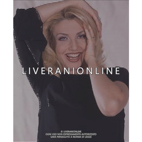 ARCHIVIO PAPERISSIMA 1999 LORELLA CUCCARINI PRESENTATRICE TV PH.ARCHIVIO AG.A.LIVERANI SAS