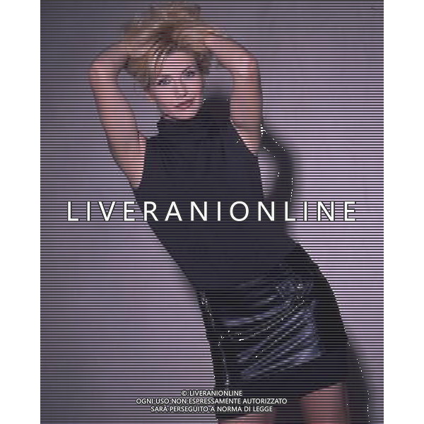ARCHIVIO PAPERISSIMA 1999 LORELLA CUCCARINI PRESENTATRICE TV PH.ARCHIVIO AG.A.LIVERANI SAS