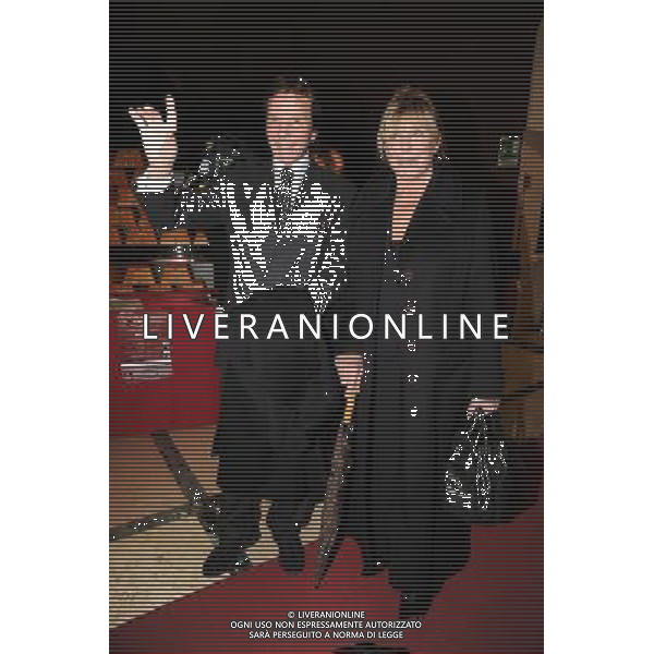 TEATRO BRANCACCIO ROMA 15/12/2008 CONCERTO DELL\'ORCHESTRA SINFONICA ITALIANA NELLA FOTO SILVAN CON LA COMPAGNA PH.BRUNI-AG.A.LIVERANI SAS 