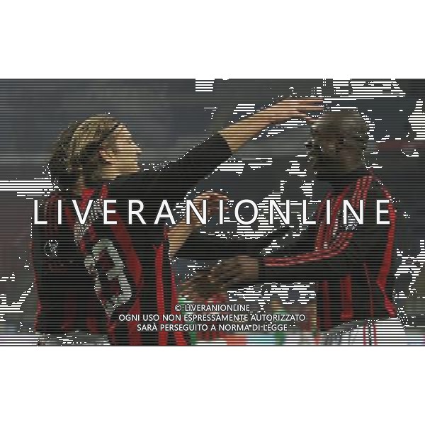 Milan - Wolfsburg Coppa Uefa 17/12/2008 nella foto abbracci esultanza dopo il gol di massimo ambrosini con clarence seedorf ph luzzani/Ag. Aldo Liverani Sas