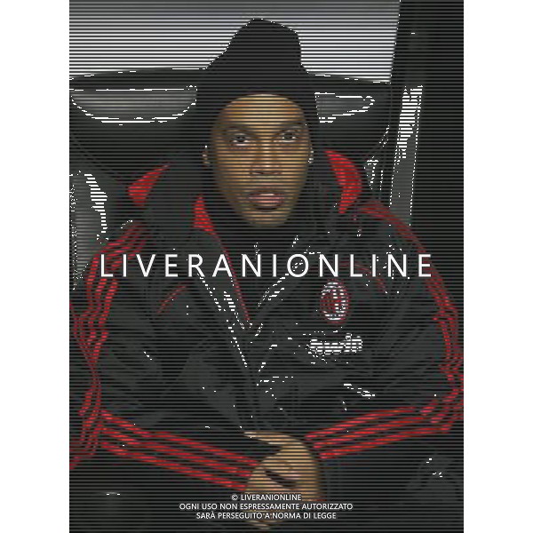 Milano 17-12-2008 coppa UEFA 2008/09 milan-wolfsburg 2:2 nella foto ronaldinho in panchina ph marco luzzani/ag aldo liverani s.a.s.