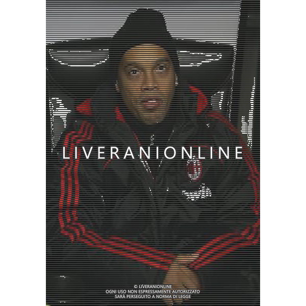 Milano 17-12-2008 coppa UEFA 2008/09 milan-wolfsburg 2:2 nella foto ronaldinho in panchina ph marco luzzani/ag aldo liverani s.a.s.