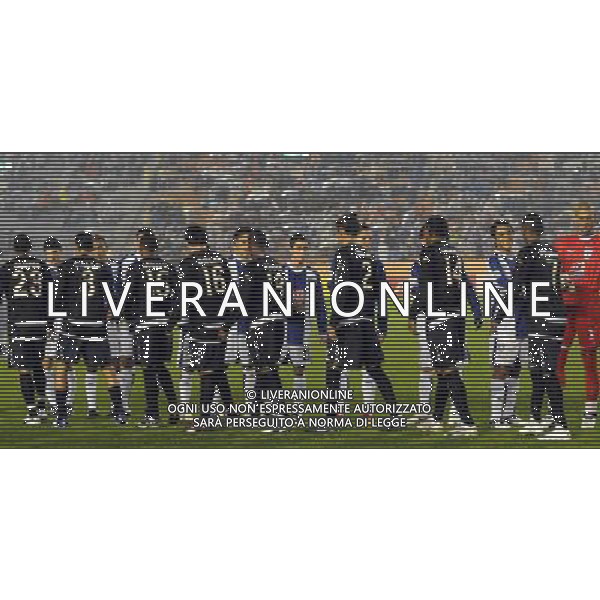 FIFA Club World Cup Japan 2008 Semifinale Tokyo - 17.12.2008 Pachuca(MEX)-Liga de Quito(ECU) Nella Foto: STRETTA DI MANO TRA I GIOCATORI DEL PACHUCA E LIGA DE QUITO /Ph.Vitez-Ag. Aldo Liverani