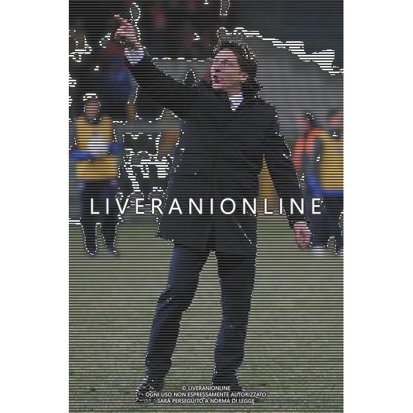  18-12-2008 Genova Sport Calcio Sampdoria Siviglia Coppa Uefa 2008/2009 Nella foto: walter Mazzarri festeggia a fine gara sotto la curva ph.viganti/ph.ALDO LIVERANI sas