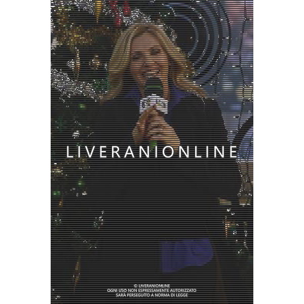 LORELLA CUCCARINI OSPITE DELLA TRASMISSIONE TV: \' TRL LIVE@MTV\' FOTO ANTONIO SORANO - AG. ALDO LIVERANI SAS