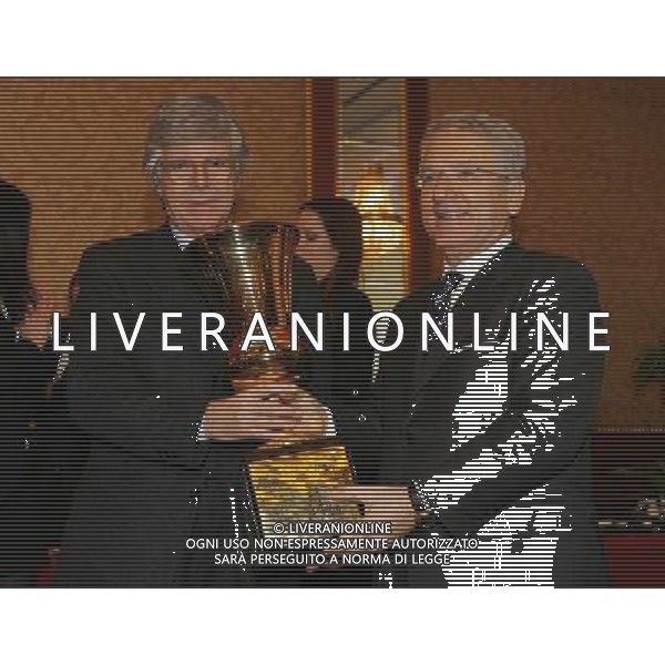 Milano 22-12-2008 premiazione Lega Calcio stagione sportiva 2007/08 nella foto la roma premiata da antonio matarrese ph marco luzzani/ag aldo liverani s.a.s.