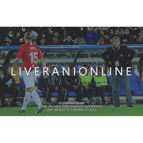 FIFA Club World Cup Japan 2008 Finale 1°-2° Posto Yokohama - 21.12.2008 Manchester United(ENG)-Liga de Quito(ECU) Nella Foto:BAUZA OSSERVA NEMANJA VIDIC USCIRE DAL CAMPO /Ph.Vitez-Ag. Aldo Liverani