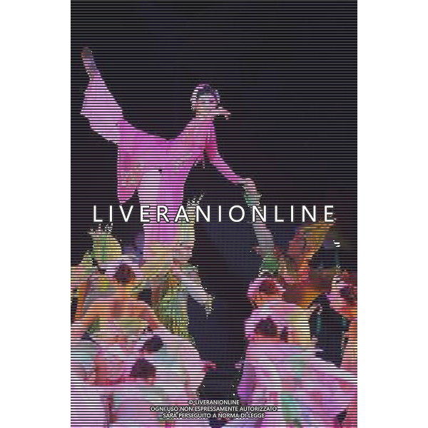 CHENGDU - NOVEMBER 26: Artist Hu Qinxin (top) performs during the drama Peony Pavilion in Chengdu of southwest China\'s Sichuan province Wednesday, Nov. 26, 2008. The drama Peony Pavilion, a 16th-century tale of love, death and resurrection written by Tang Xianzu (1550-1616), has served as inspiration for a number of artists from all kind of genres, from Kunqu Opera to drama and ballet. Choreographed by Ying Zhiqi, Lu Ling and Wu Ning, this four-act full-length dance revolves around the love between Du Liniang (played by Hu Qinxin) and Liu Mengmei (played by Xu Peng), a love that extends over three lifetimes.(Photo By Qin Wang/ColorChinaPhoto) - AG. ALDO LIVERANI SAS ITALY ONLY