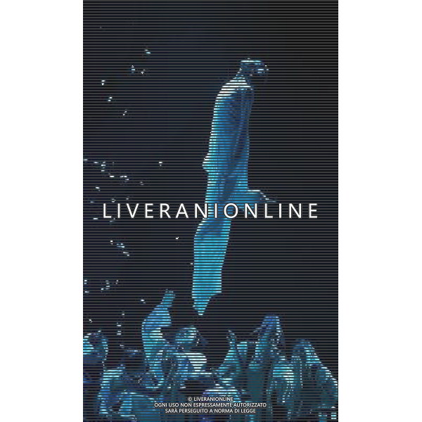 CHENGDU - NOVEMBER 26: Artist Hu Qinxin performs during the drama Peony Pavilion in Chengdu of southwest China\'s Sichuan province Wednesday, Nov. 26, 2008. The drama Peony Pavilion, a 16th-century tale of love, death and resurrection written by Tang Xianzu (1550-1616), has served as inspiration for a number of artists from all kind of genres, from Kunqu Opera to drama and ballet. Choreographed by Ying Zhiqi, Lu Ling and Wu Ning, this four-act full-length dance revolves around the love between Du Liniang (played by Hu Qinxin) and Liu Mengmei (played by Xu Peng), a love that extends over three lifetimes.(Photo By Qin Wang/ColorChinaPhoto) - AG. ALDO LIVERANI SAS ITALY ONLY