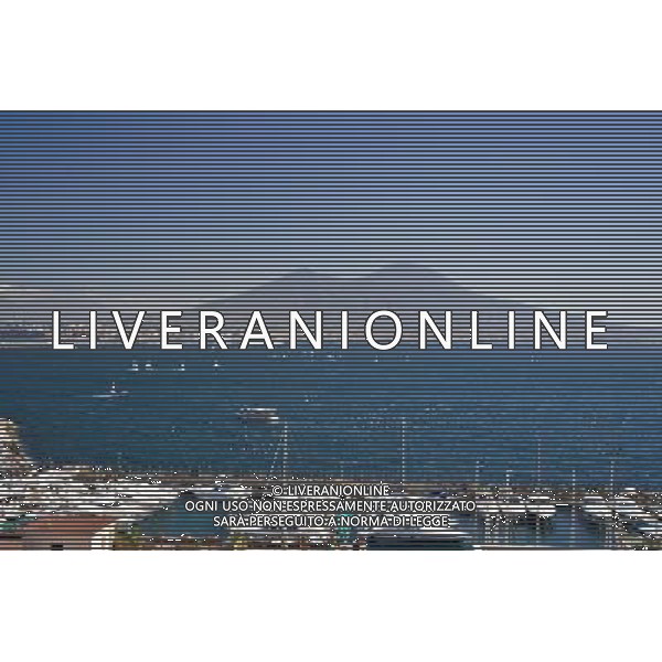 ARCHIVIO ALDO LIVERANI NELLA FOTO UNA PANORAMICA DI NAPOLI CON IL VESUVIO AG ALDO LIVERANI