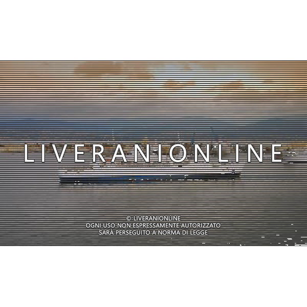 ARCHIVIO ALDO LIVERANI NELLA FOTO UNA PANORAMICA DI NAPOLI CON IL PORTO AG ALDO LIVERANI