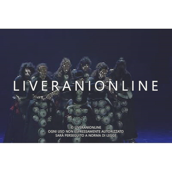 CHENGDU - DECEMBER 27: Chinese dancer Yang Liping (C) dances in the musical \'Tibetan Riddle\' in Chengdu of southwest China\'s Sichuan province Saturday, Dec. 27, 2008. The musical \'Tibetan Riddle\', presenting the original Tibetan culture with folk dances and songs, was staged in Chengdu on Saturday.(Photo By Evens Lee/ColorChinaPhoto) - AG. ALDO LIVERANI SAS ITALY ONLY