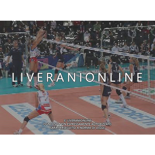 BERGAMO SABATO 22/11/2008 PALANORDA ORE 16-30 64o CAMPIONATO ITALIANO PALLAVOLO FEMMINILE SERIE A1 2008/2009 SETTIMA GIORNATA/GIRONE D\'ANDATA NELLA FOTO: foppapedretti bergamo in un\'azione di gioco PH.AG.A.LIVERANI SAS