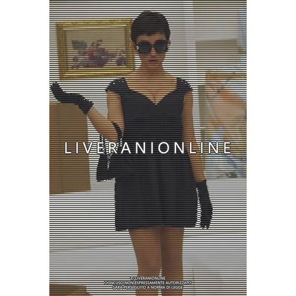 LUCIA OCONE (NEI PANNI DI VICTORIA BECKHAM) MILANO 11-01-09 TRASMISSIONE QUELLI CHE IL CALCIO FOTO SORANO /ALDO LIVERANI SAS