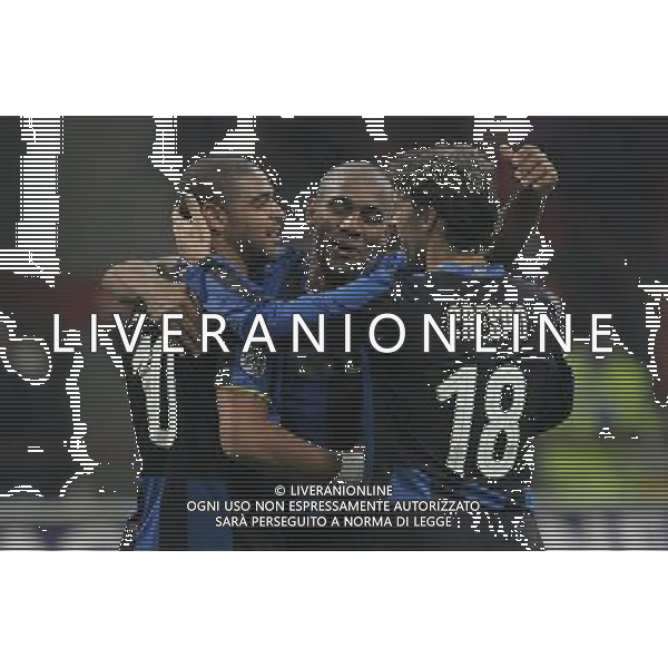 INTER - GENOA COPPA ITALIA TIM CUP 13/01/2009 NELLA FOTO ESULTANZA DOPO IL GOL DI ADRIANO DEL 1-0 CON HERNAN CRESPO E DOUGLAS MAICON FOTO LUZZANI/AG. ALDO LIVERANI