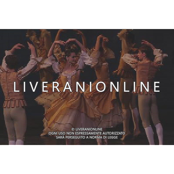 \'Il lago dei cigni\' con il Teatro Nazionale di Opera e Balletto della Moldavia al teatro Arcimboldi di Milano nella foto: ballerine © Antonio Sorano - ag. Aldo Liverani sas