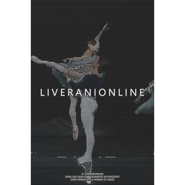 \'Il lago dei cigni\' con il Teatro Nazionale di Opera e Balletto della Moldavia al teatro Arcimboldi di Milano nella foto: Iana Salendo e Dinu Tamazlacaru, primi solisti del Teatro dell\'Opera di Berlino © Antonio Sorano - ag. Aldo Liverani sas