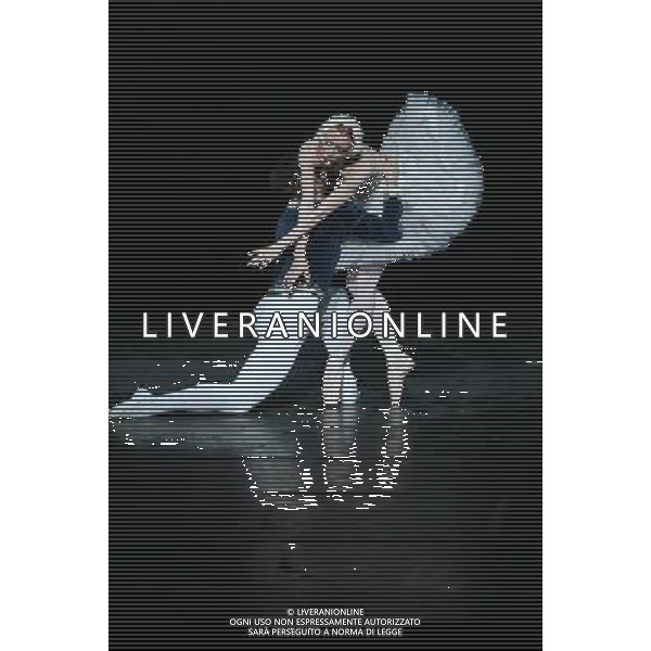 \'Il lago dei cigni\' con il Teatro Nazionale di Opera e Balletto della Moldavia al teatro Arcimboldi di Milano nella foto: Iana Salendo e Dinu Tamazlacaru, primi solisti del Teatro dell\'Opera di Berlino © Antonio Sorano - ag. Aldo Liverani sas