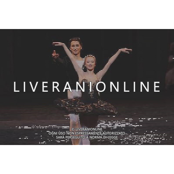 \'Il lago dei cigni\' con il Teatro Nazionale di Opera e Balletto della Moldavia al teatro Arcimboldi di Milano nella foto: Iana Salendo e Dinu Tamazlacaru, primi solisti del Teatro dell\'Opera di Berlino © Antonio Sorano - ag. Aldo Liverani sas