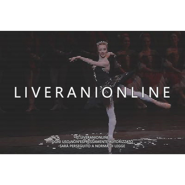 \'Il lago dei cigni\' con il Teatro Nazionale di Opera e Balletto della Moldavia al teatro Arcimboldi di Milano nella foto: Iana Salendo e Dinu Tamazlacaru, primi solisti del Teatro dell\'Opera di Berlino © Antonio Sorano - ag. Aldo Liverani sas