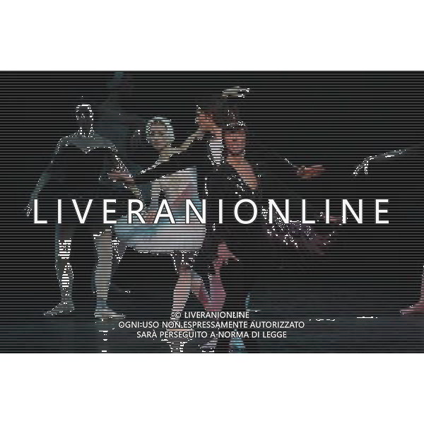 \'Il lago dei cigni\' con il Teatro Nazionale di Opera e Balletto della Moldavia al teatro Arcimboldi di Milano nella foto: Iana Salendo e Dinu Tamazlacaru, primi solisti del Teatro dell\'Opera di Berlino © Antonio Sorano - ag. Aldo Liverani sas