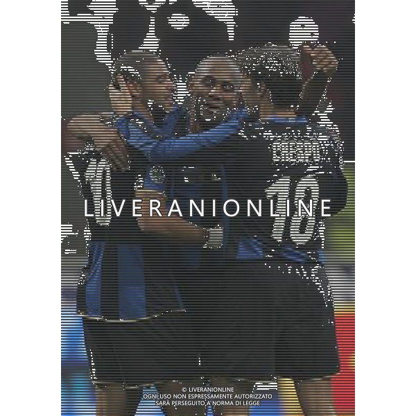 Milano 13-01-2009 coppa italia tim cup 2008/09 inter-genoa 3:1 nella foto adriano esulta dopo il gol con hernan crespo e maicon ph marco luzzani/ag aldo liverani s.a.s. 