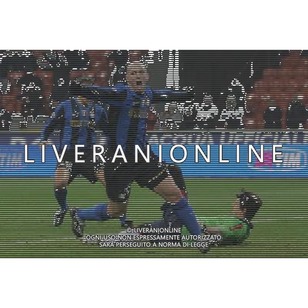 Milano 13-01-2009 coppa italia tim cup 2008/09 inter-genoa 3:1 nella foto esteban cambiasso esulta dopo il gol ph marco luzzani/ag aldo liverani s.a.s. 